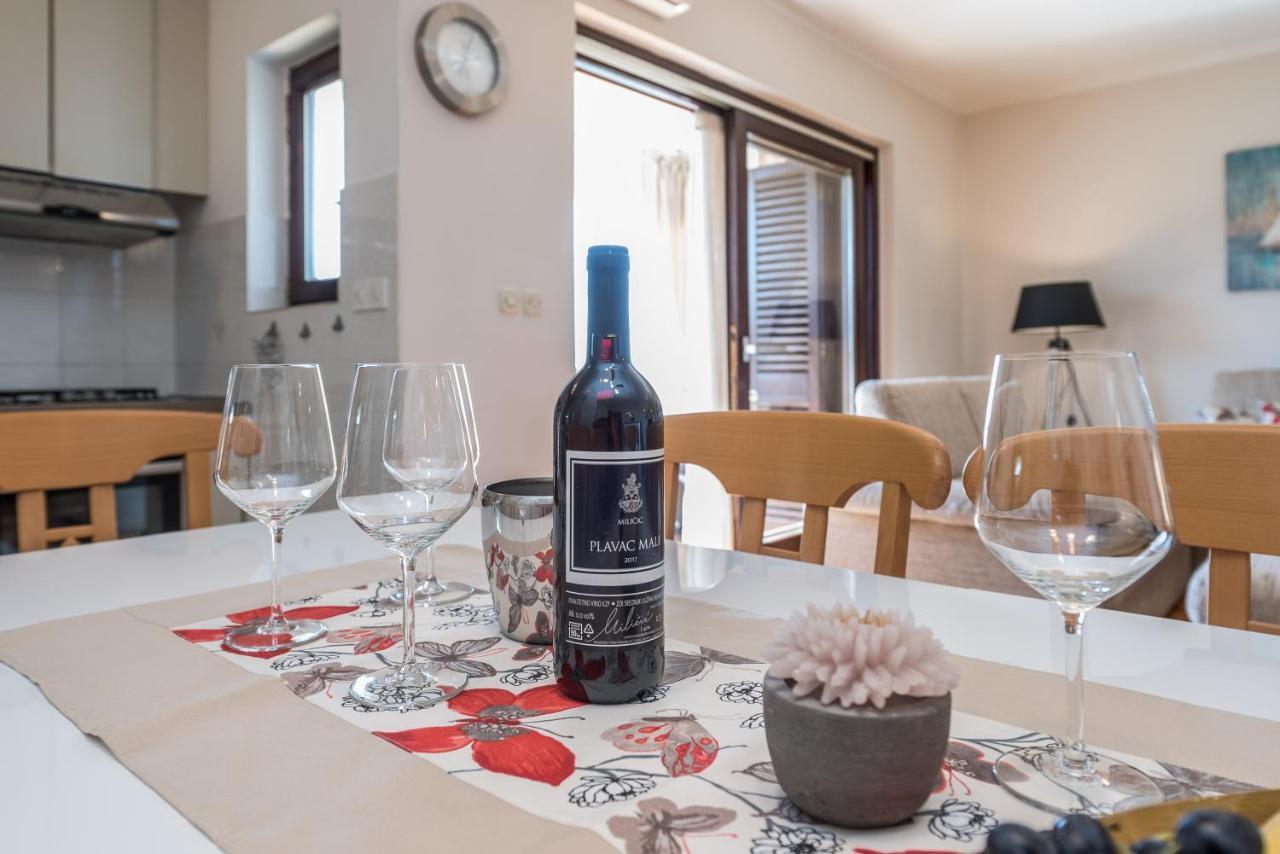 Stedi Apartment Lukoran Bagian luar foto
