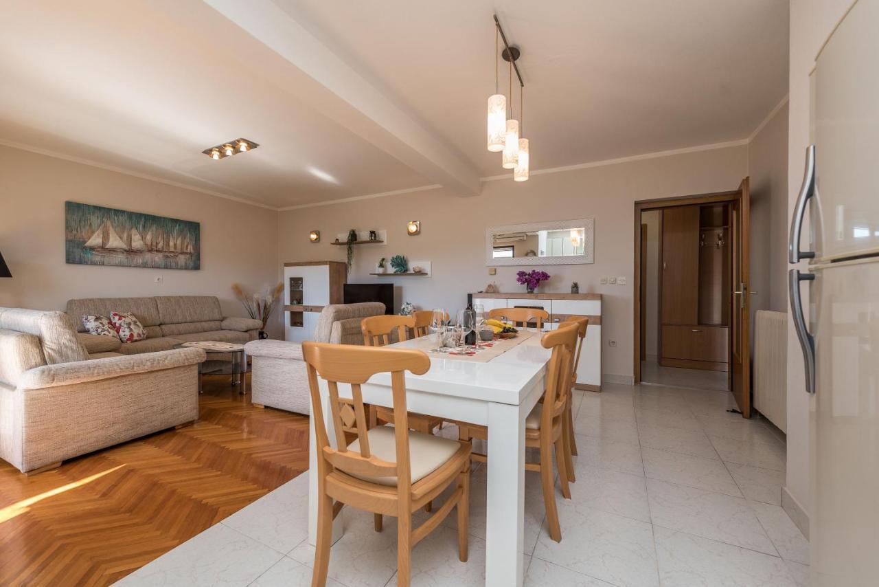 Stedi Apartment Lukoran Bagian luar foto