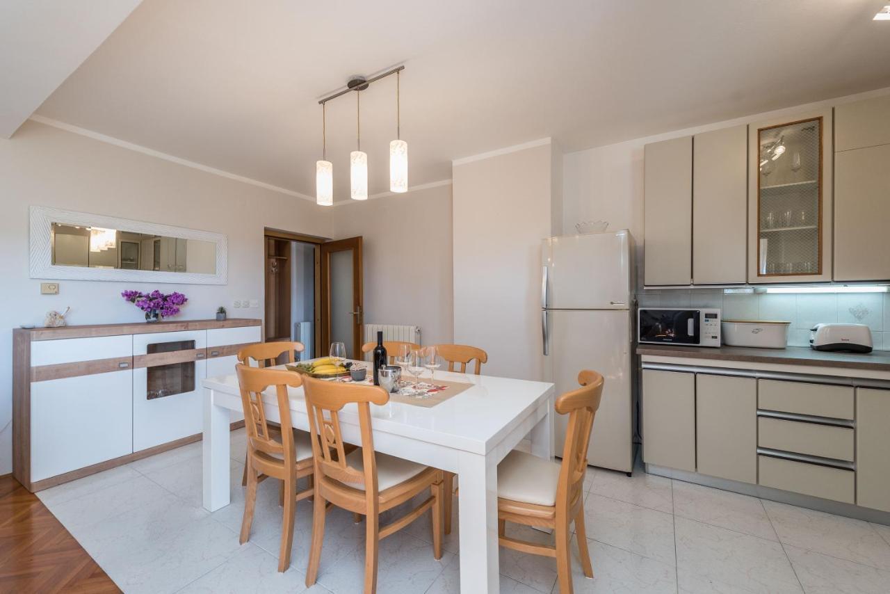 Stedi Apartment Lukoran Bagian luar foto