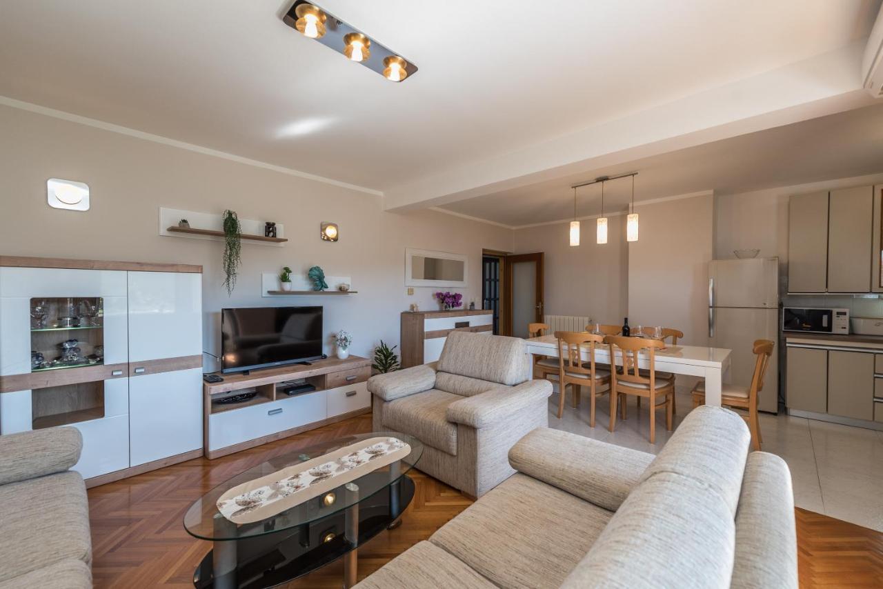 Stedi Apartment Lukoran Bagian luar foto