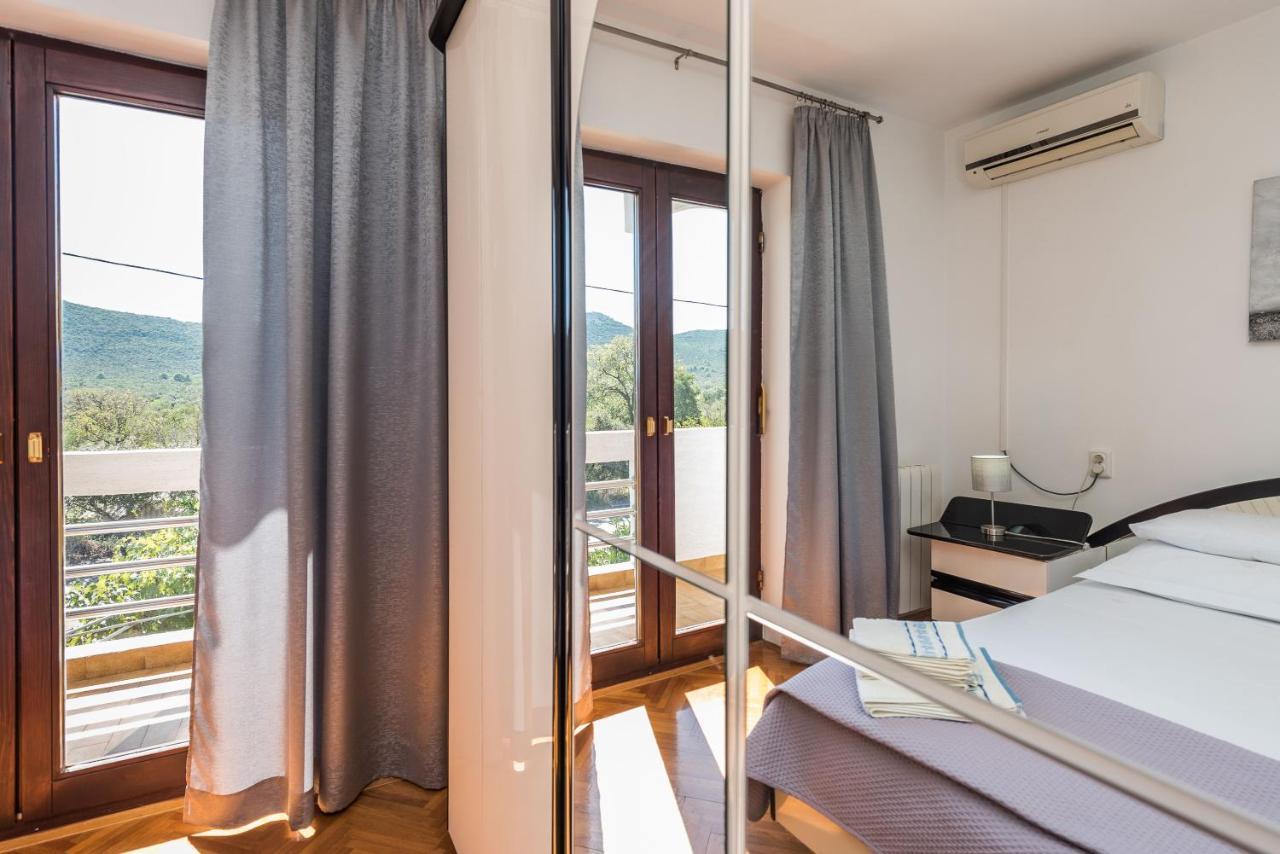 Stedi Apartment Lukoran Bagian luar foto