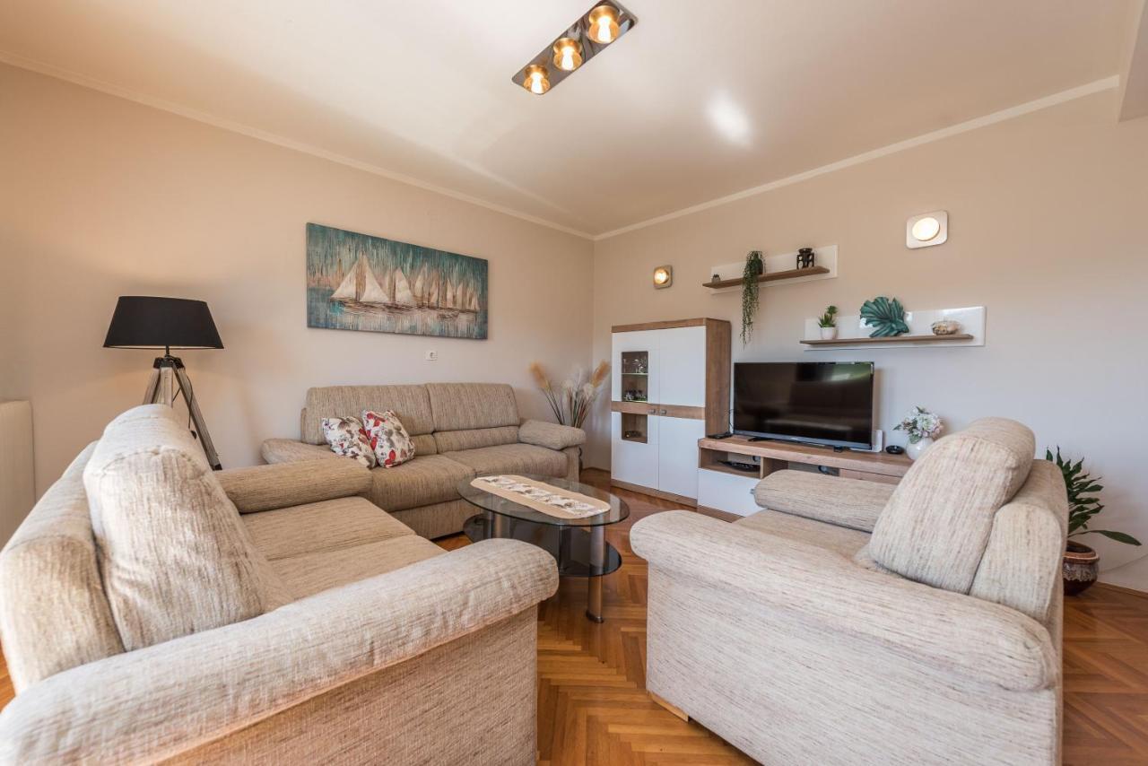 Stedi Apartment Lukoran Bagian luar foto