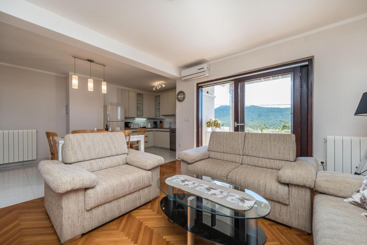 Stedi Apartment Lukoran Bagian luar foto
