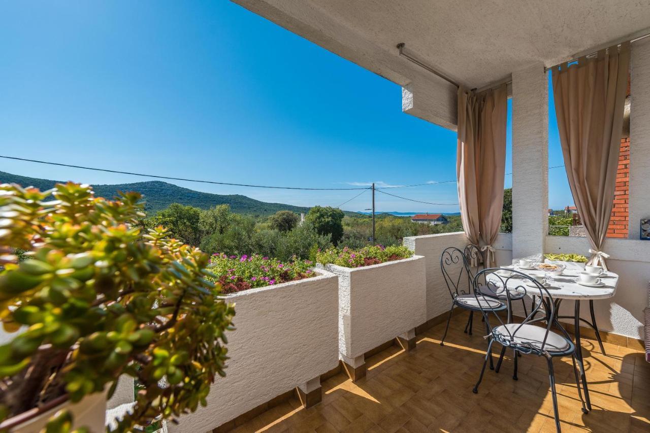 Stedi Apartment Lukoran Bagian luar foto