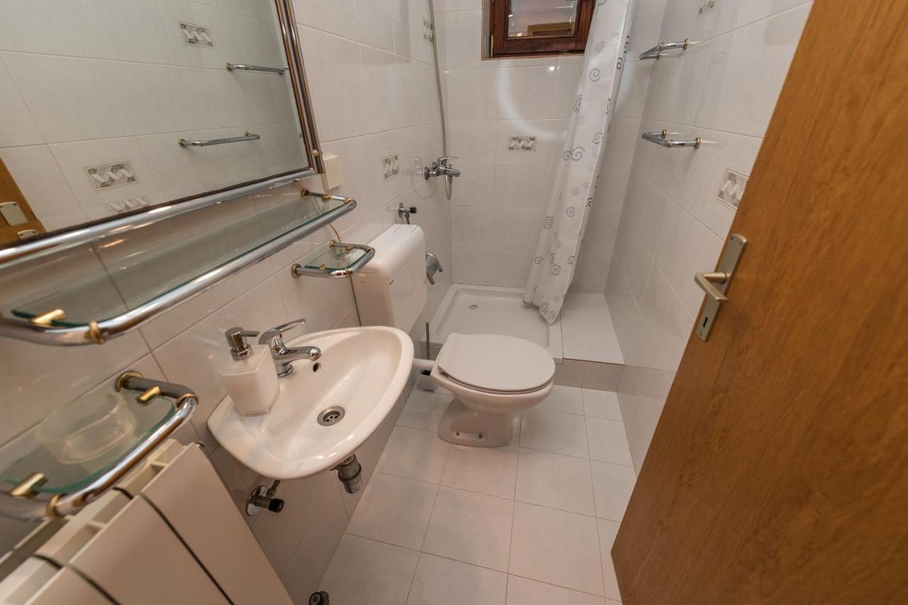 Stedi Apartment Lukoran Bagian luar foto