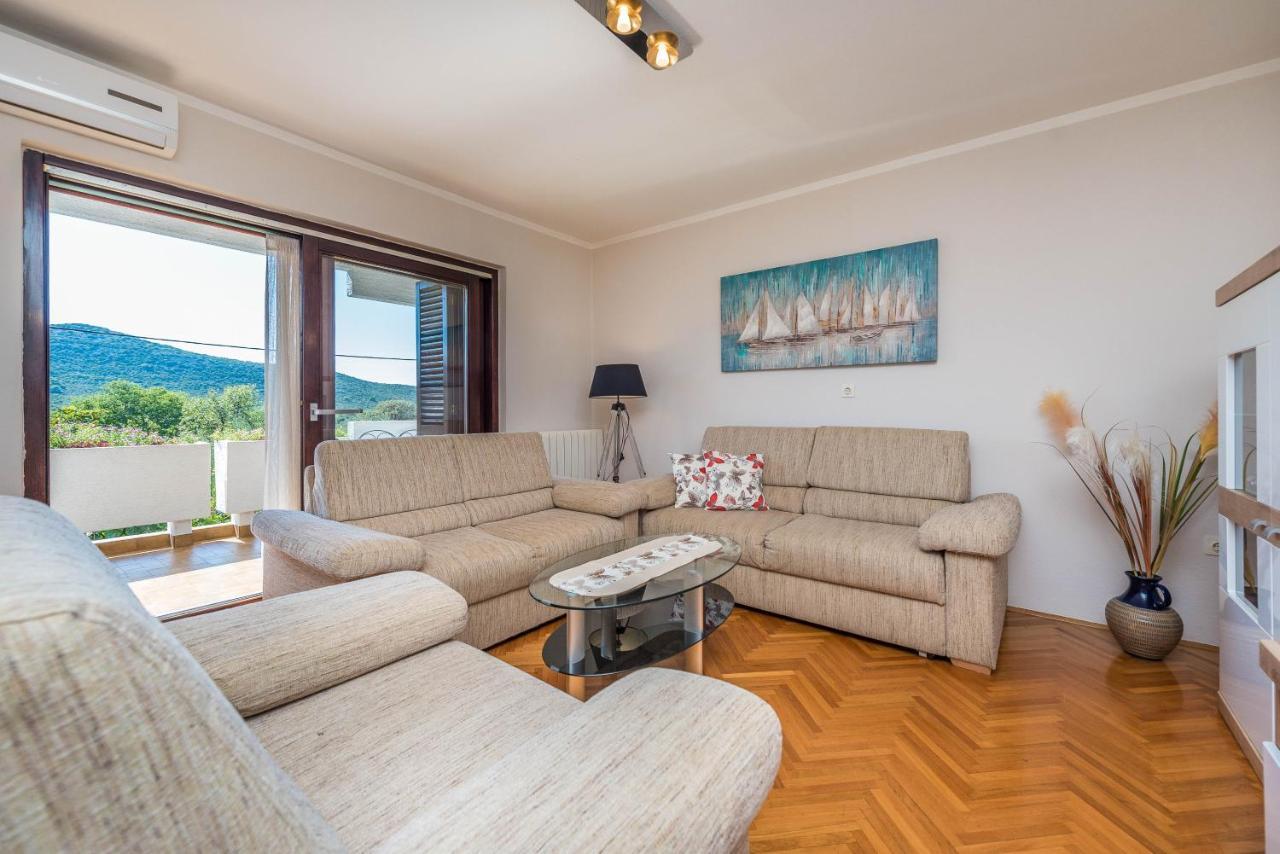 Stedi Apartment Lukoran Bagian luar foto