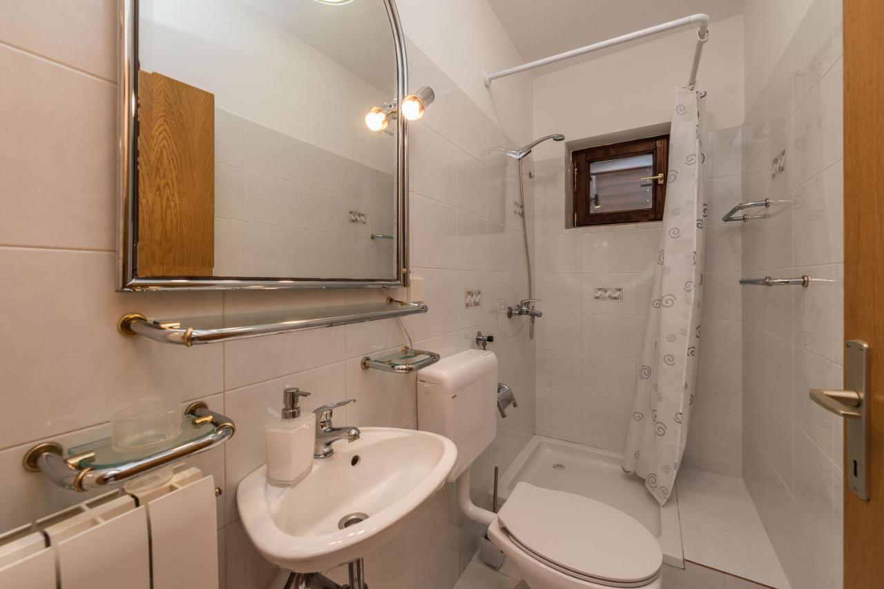 Stedi Apartment Lukoran Bagian luar foto