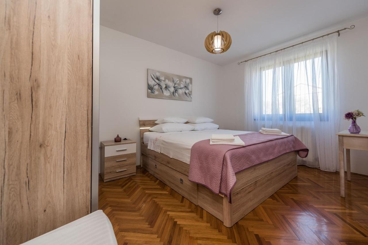 Stedi Apartment Lukoran Bagian luar foto